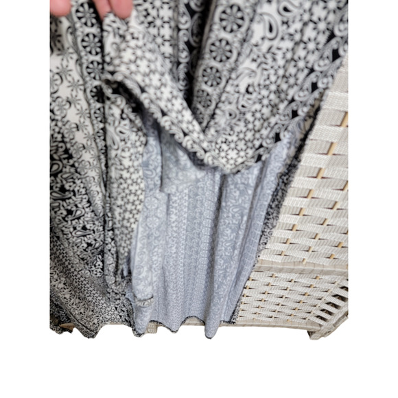 Torrid Plus Size 2 Black White Maxi Double Slit Boho Floral Sleeveless‎ Dress - Picture 6 of 6